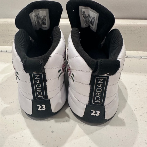 Air Jordan 12 Retro GS Floral 8c Kids - Picture 4 of 6